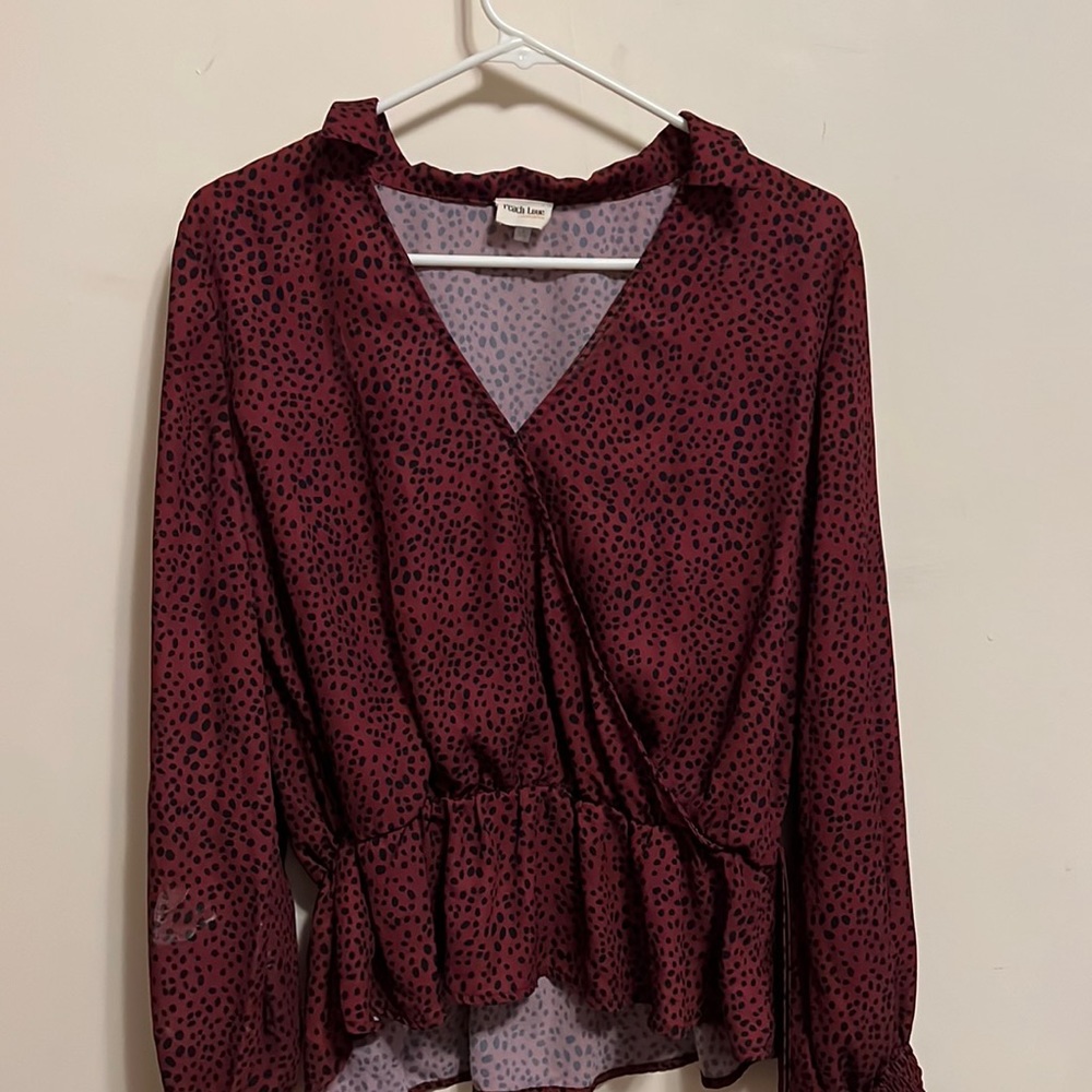 Burgundy long sleeve scrunch blouse leopard print